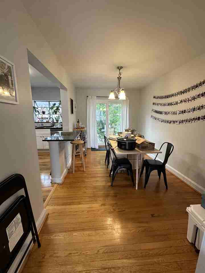 1413 N Lincoln St #1 - Photo 4 of 11