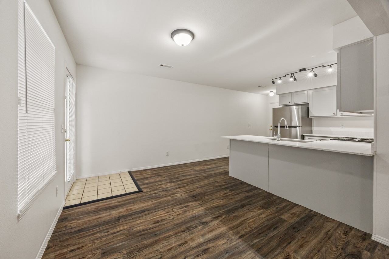 1002 N Molly Ct #1002MC - Photo 5 of 23