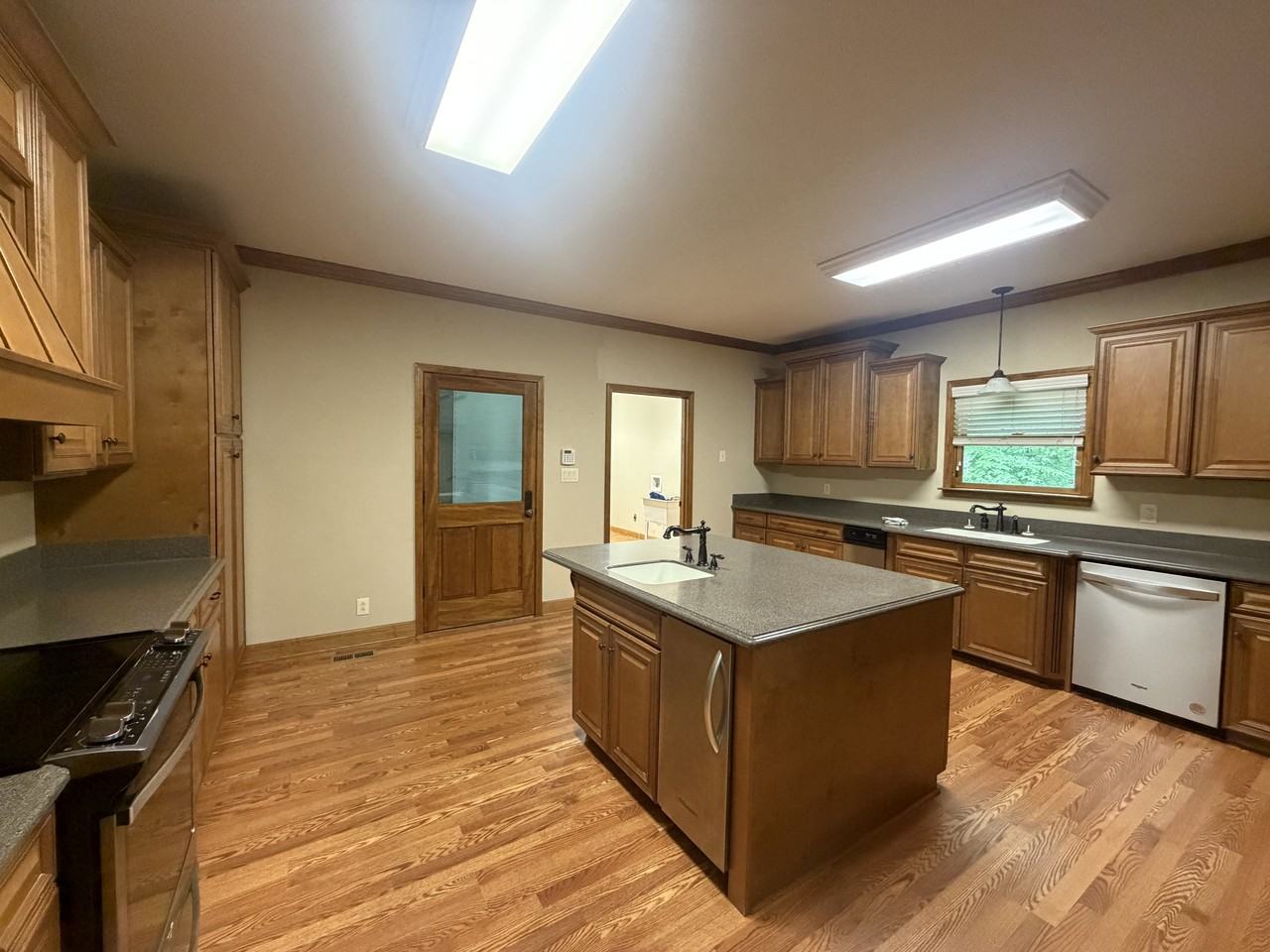 179 Stone Edge Dr #1 - Photo 5 of 17
