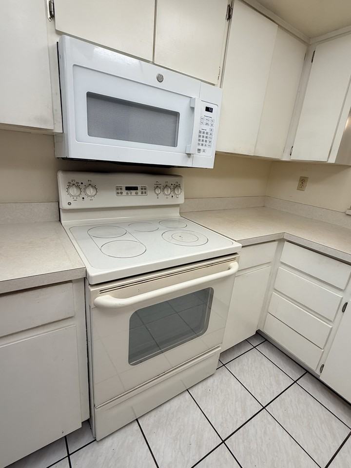 3832 Teeside Dr #1 - Photo 5 of 25