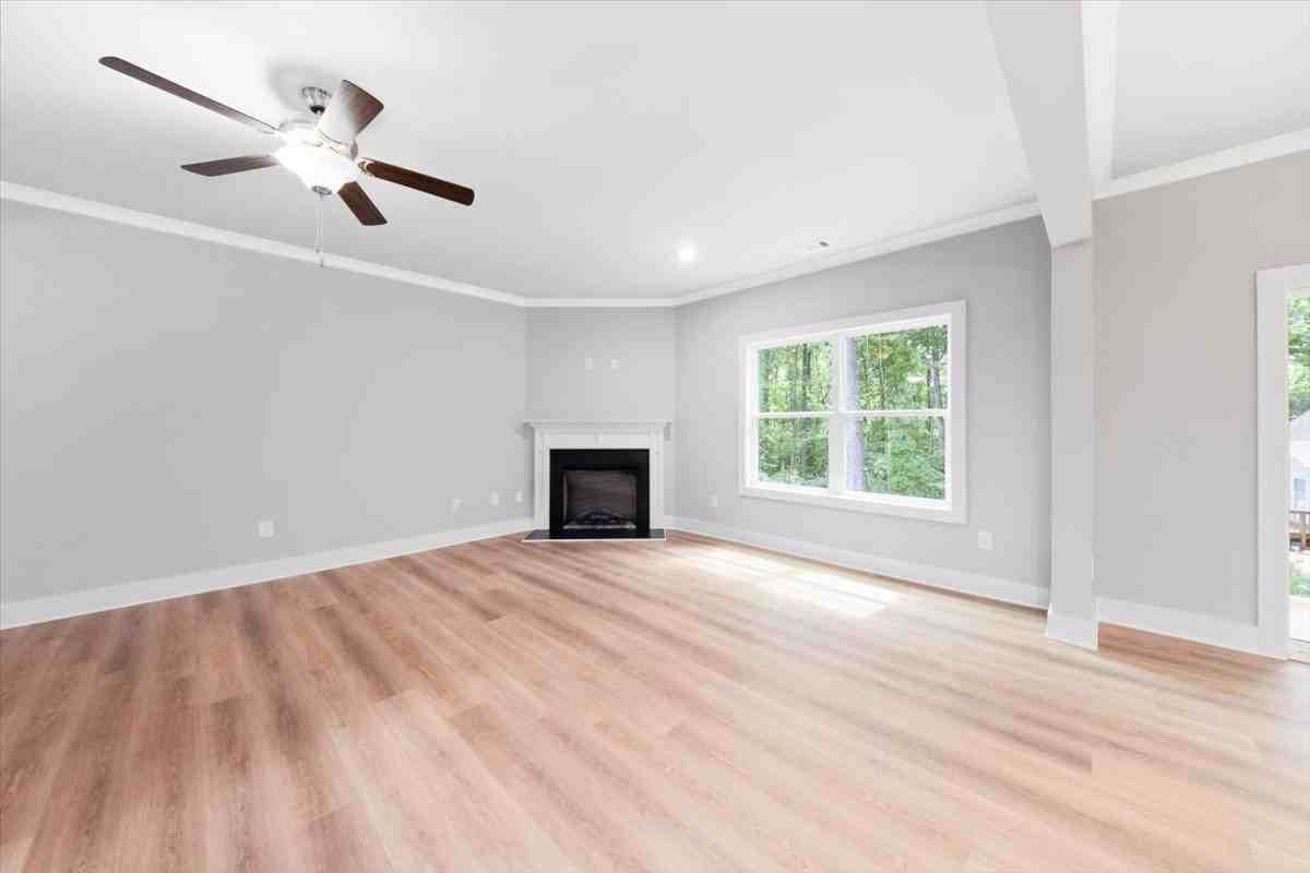 202 Railroad St #1 - Photo 5 of 24