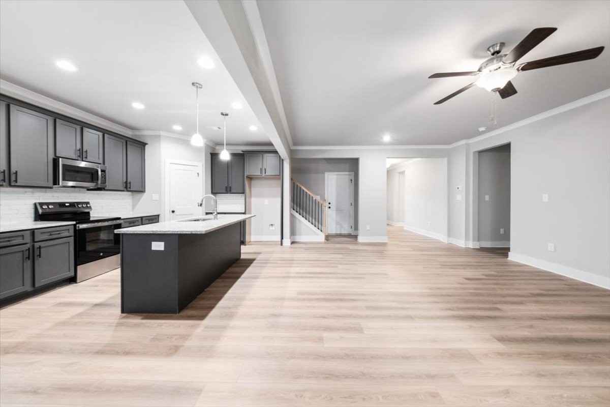 202 Railroad St #1 - Photo 6 of 24