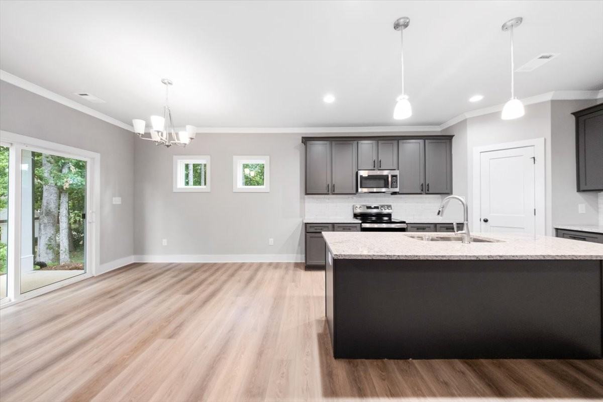 202 Railroad St #1 - Photo 7 of 24