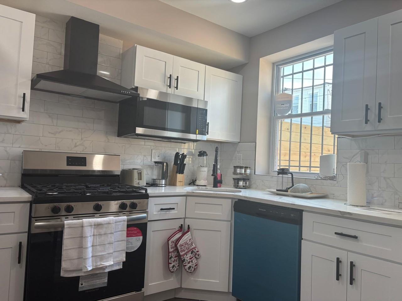 1742 Llewelyn Ave #1 - Photo 3 of 12