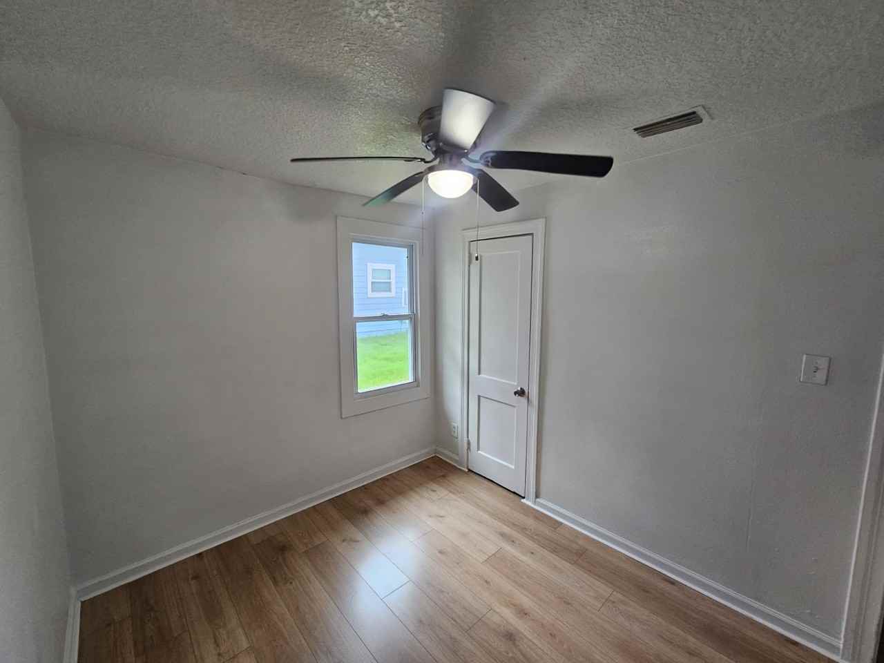 1866 W 6th St #1 - Photo 6 of 13