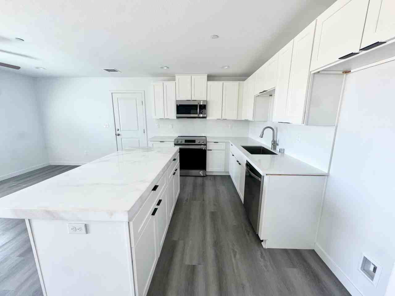 7343 Dogwood Ave #1 - Photo 7 of 17