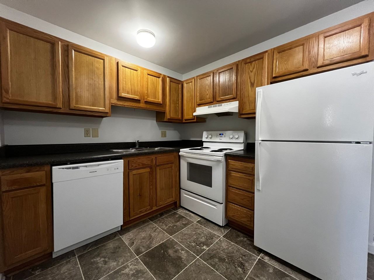 Stone Ridge Apartments - Photo 4 of 9