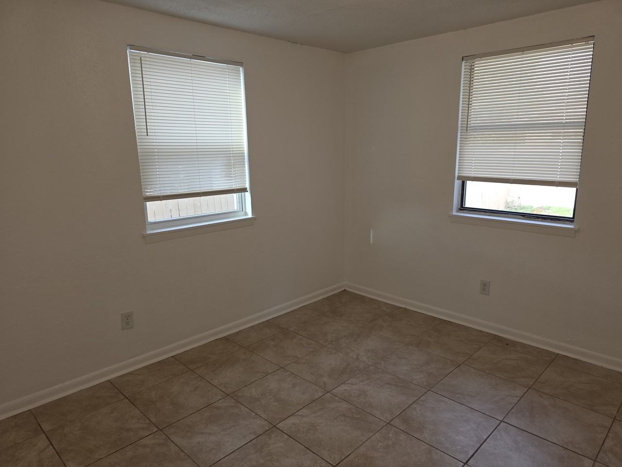 2613 Sandusky Ave E #1 - Photo 4 of 7