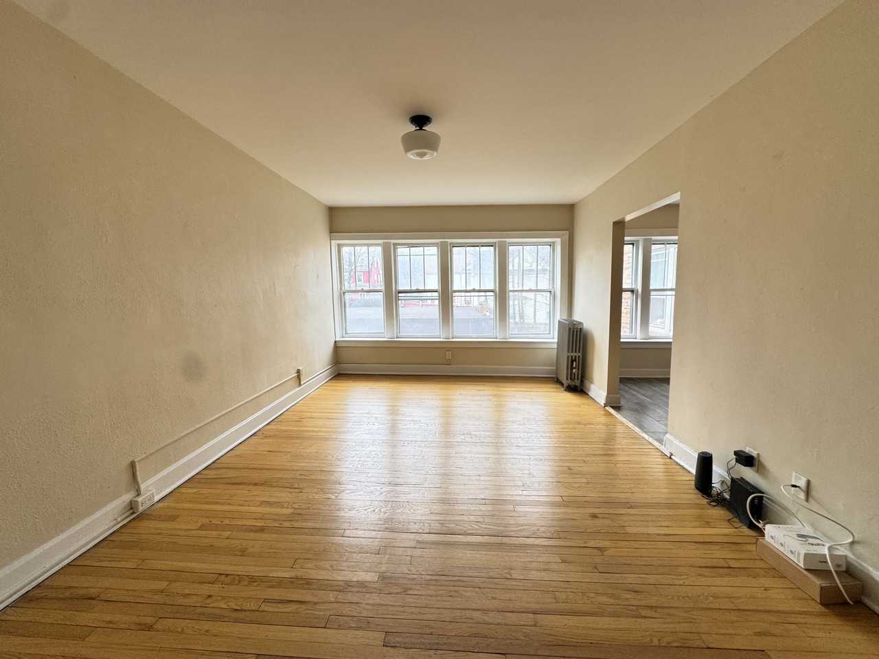 409 Stolp Ave #302 - Photo 3 of 21