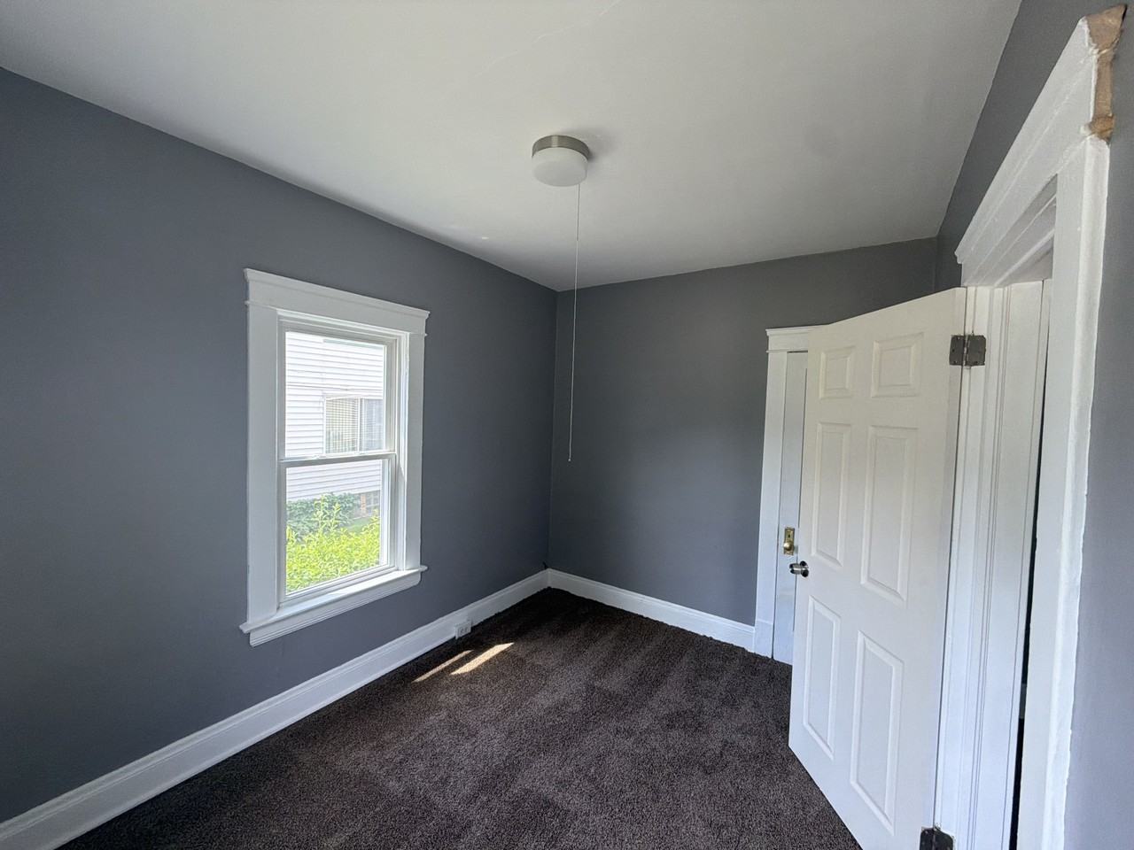 3552 E 138th St - Photo 6 of 29