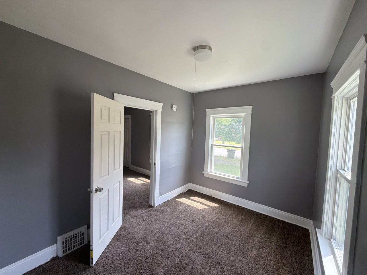 3552 E 138th St - Photo 7 of 29