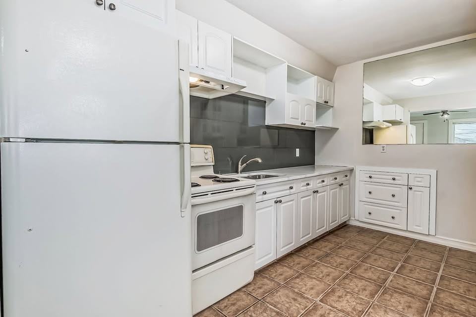 1028 9 Street Southeast - 1 #1 - Photo 2 of 34