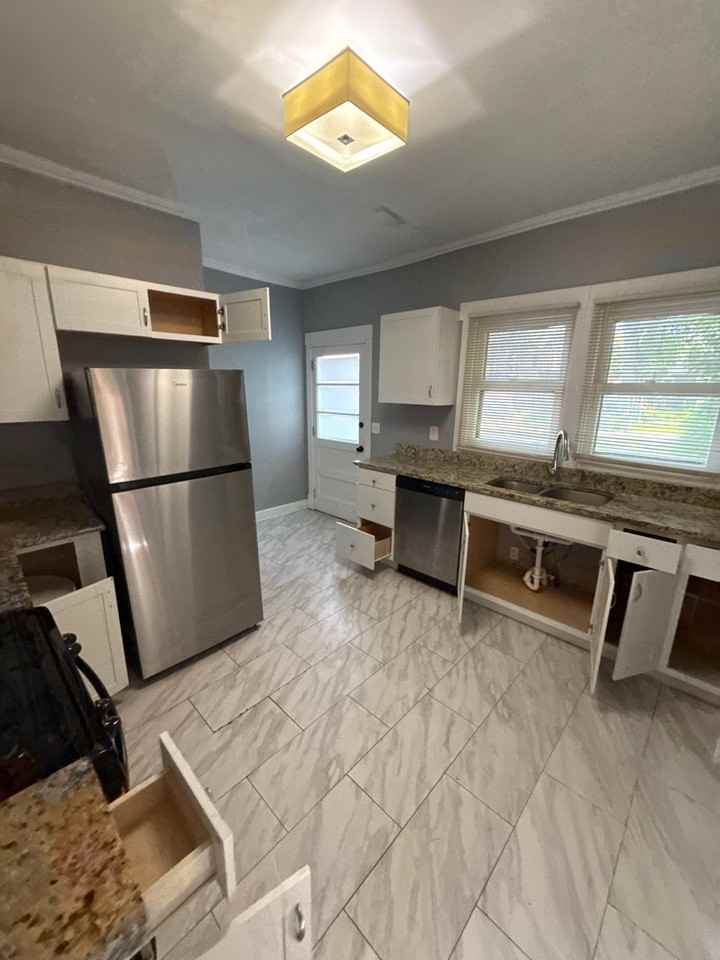 909 Woodruff Place West Dr #909 - Photo 7 of 20