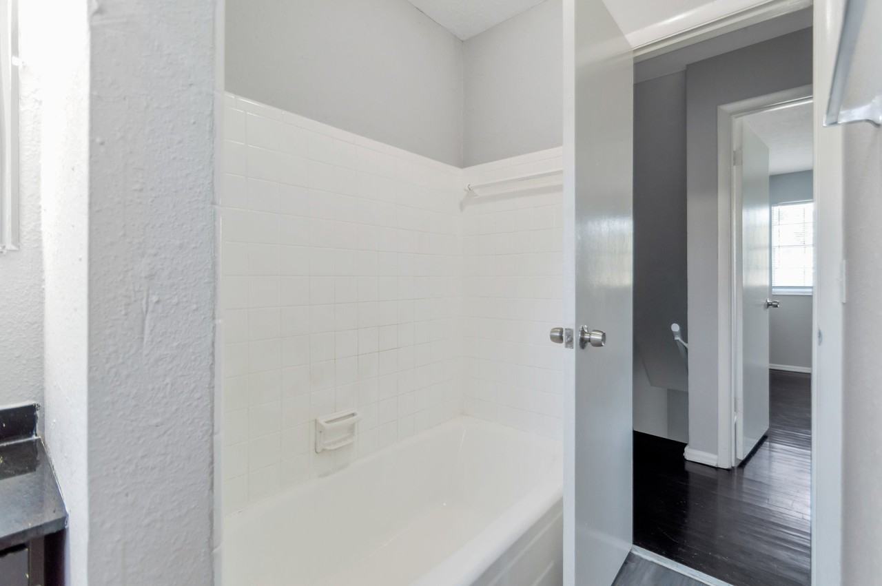 4543 Moncrief Rd W #1 - Photo 6 of 13
