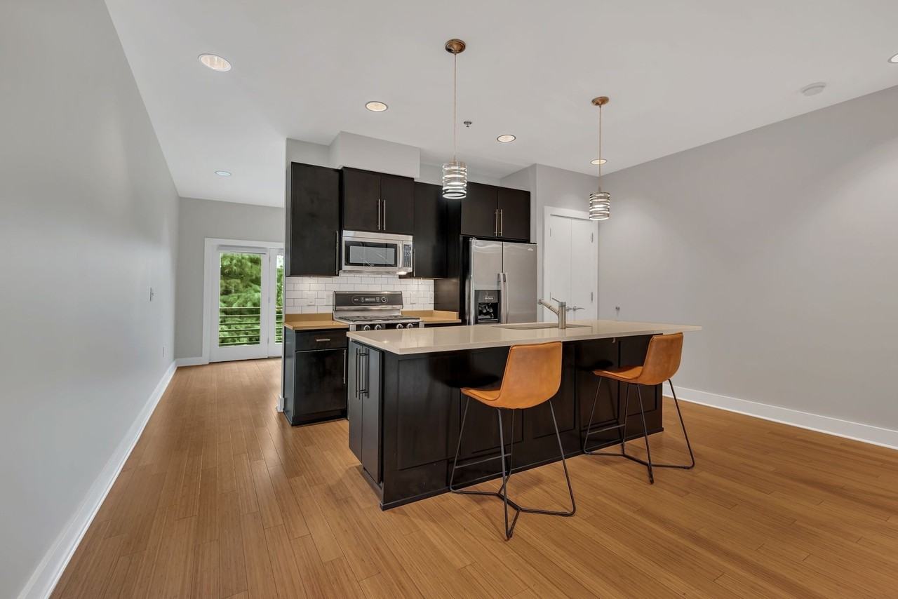 1100 Russell St #1 - Photo 5 of 26