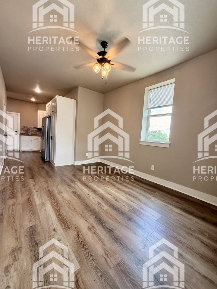 1008 Halsell St #200 - Photo 6 of 24