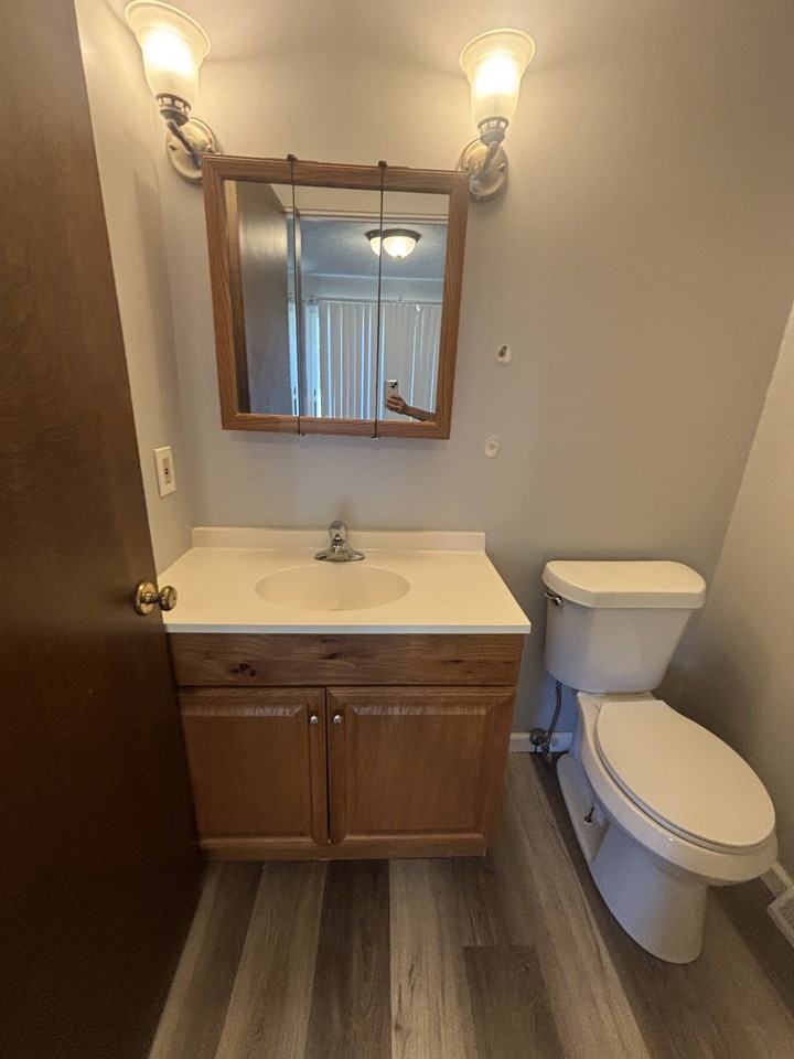 601 Lakeview Dr #1 - Photo 3 of 9