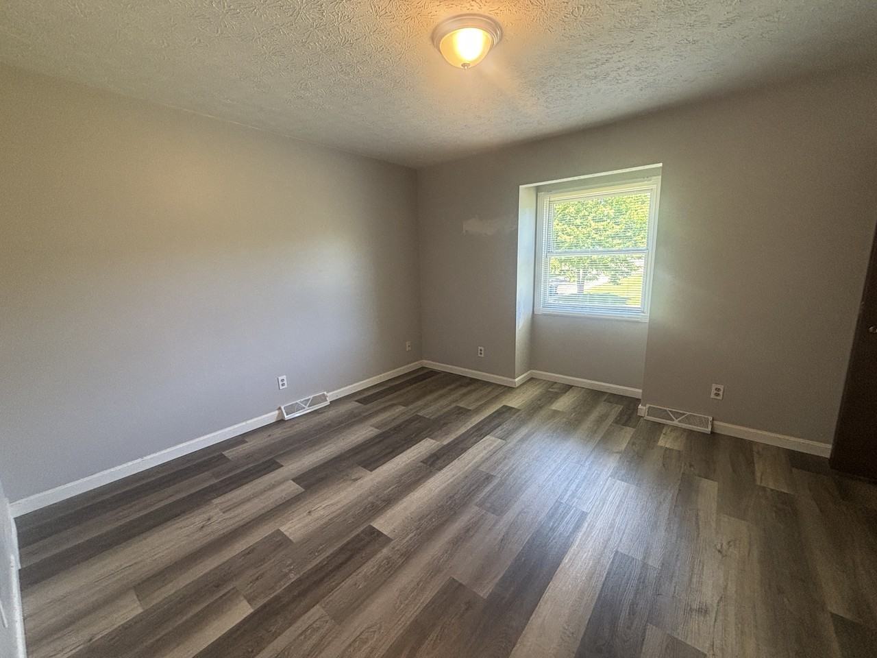 601 Lakeview Dr #1 - Photo 7 of 9