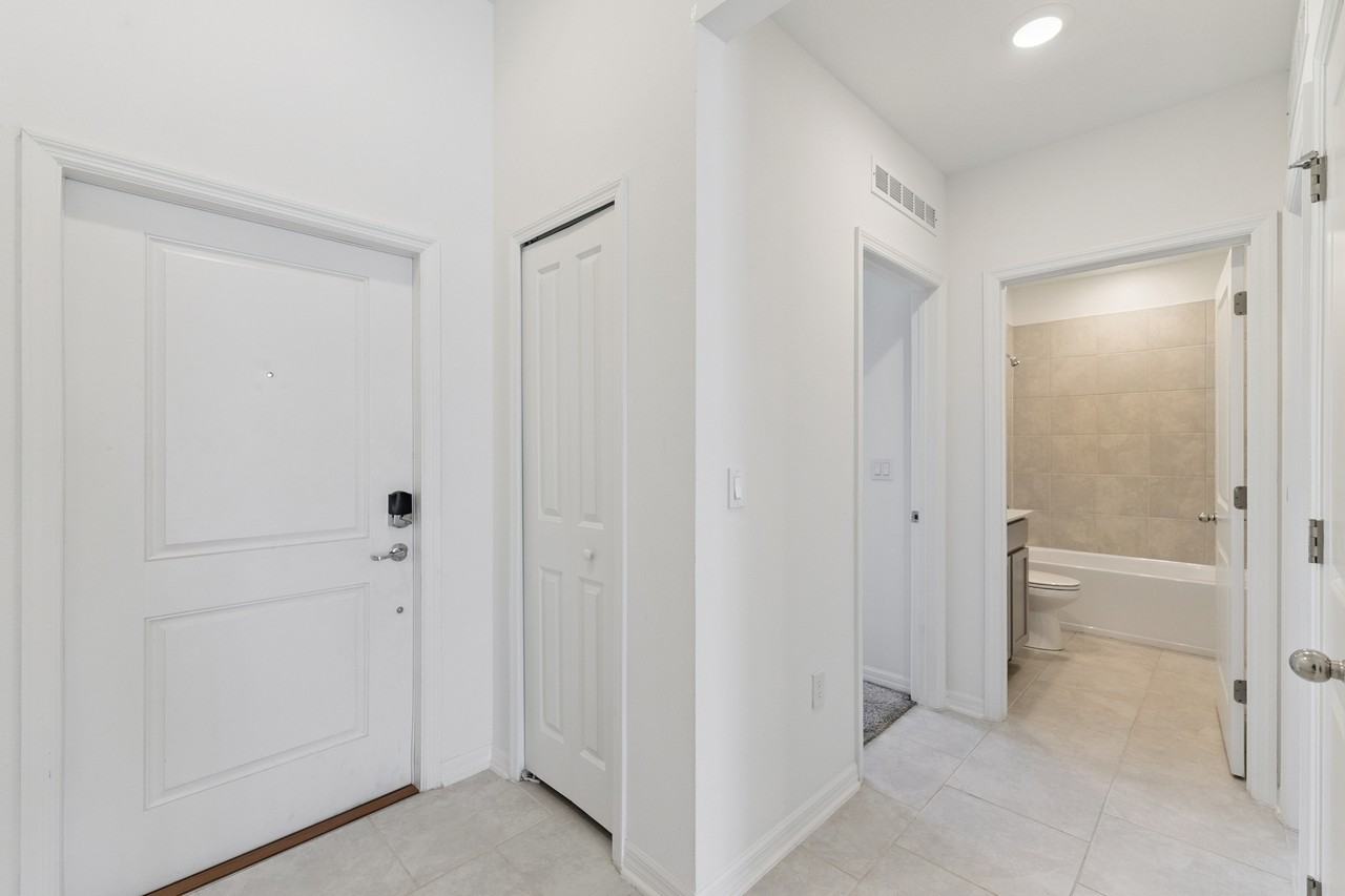 3921 Willowbrook Dr #1 - Photo 5 of 41
