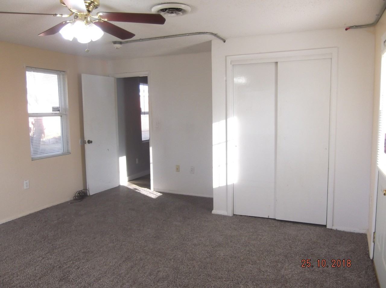 904 W Hefner Rd #1 - Photo 5 of 10