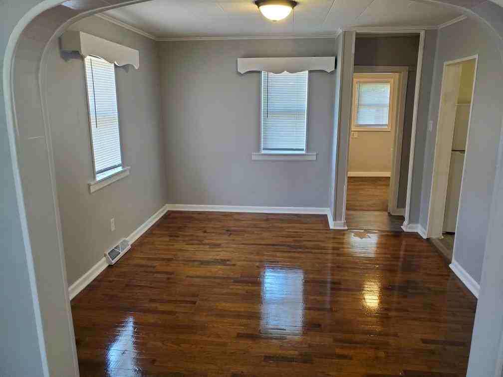 802 S 28th St #1 - Photo 5 of 22