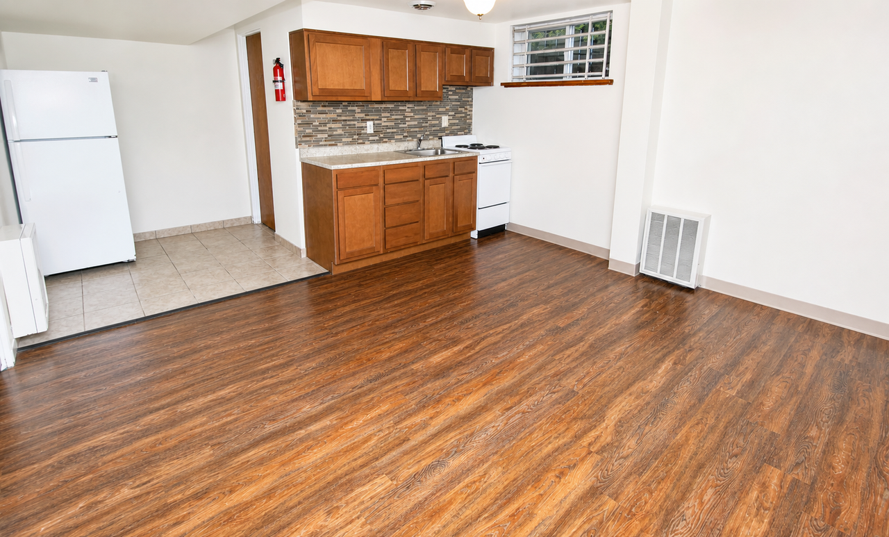 308 NORTH NEVILLE STREETAPT 8 #8 - Photo 2 of 7