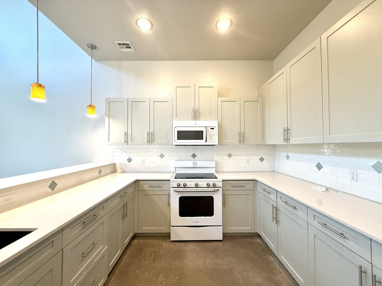 525 K St Sw #1 - Photo 2 of 36