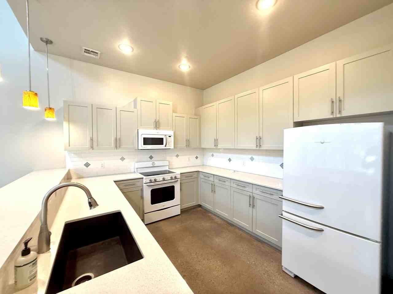 525 K St Sw #1 - Photo 3 of 36