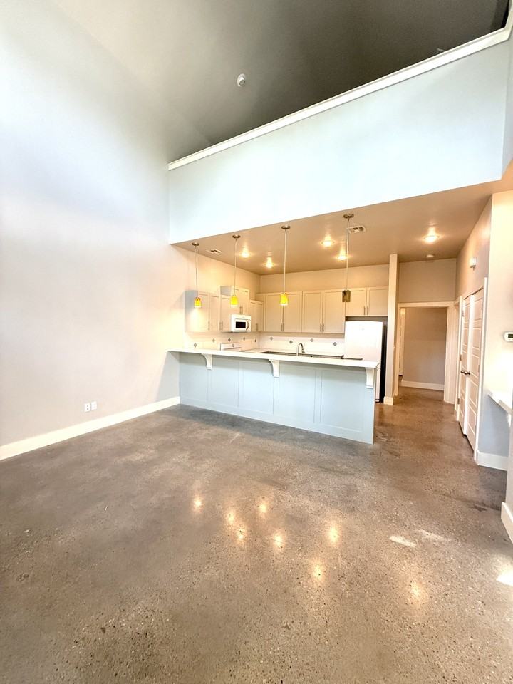 525 K St Sw #1 - Photo 5 of 36