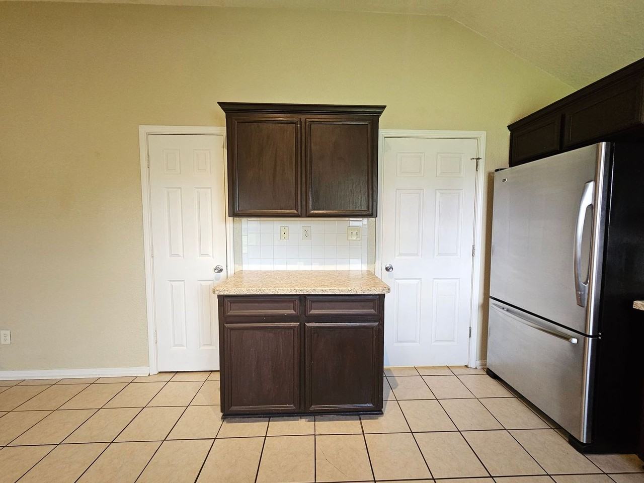 4107 Barrington Trl - Photo 4 of 17