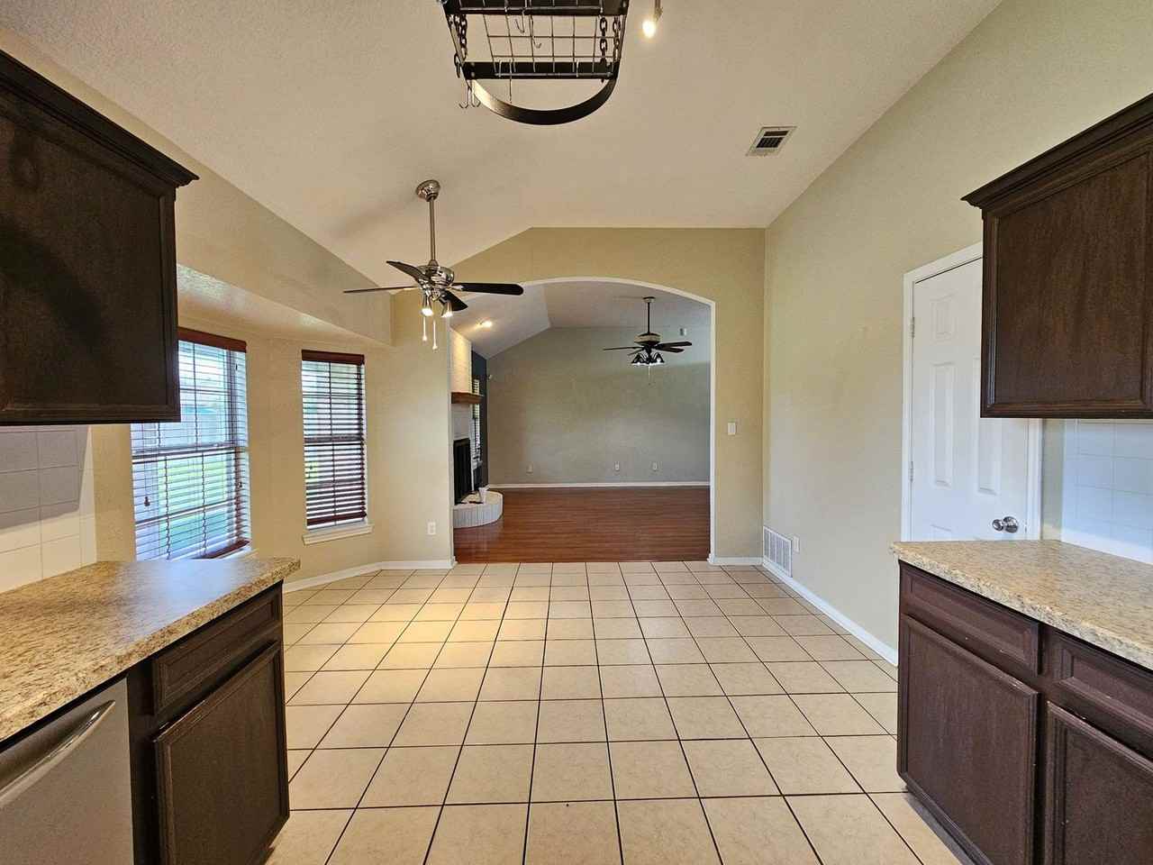 4107 Barrington Trl - Photo 5 of 17