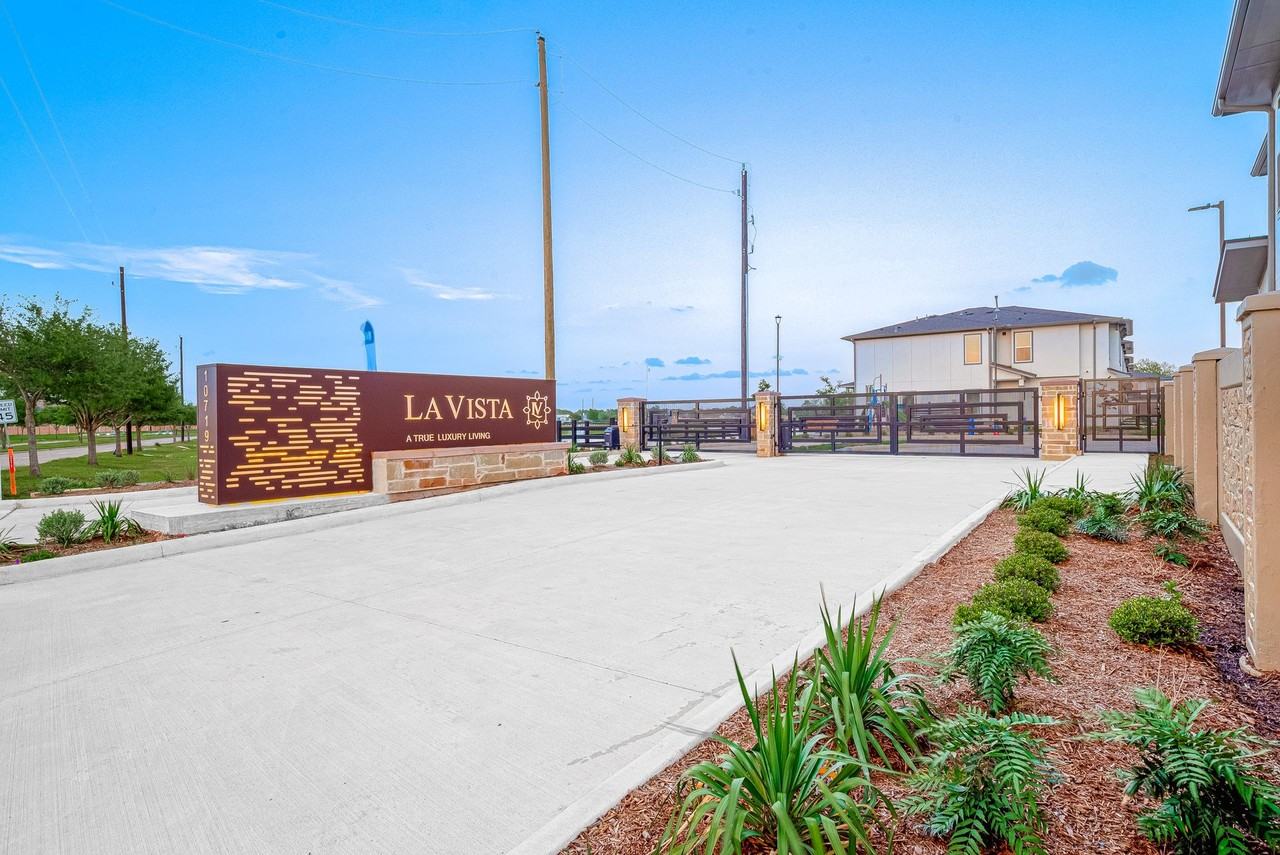 La Vista Richmond Town Homes - Photo 2 of 50