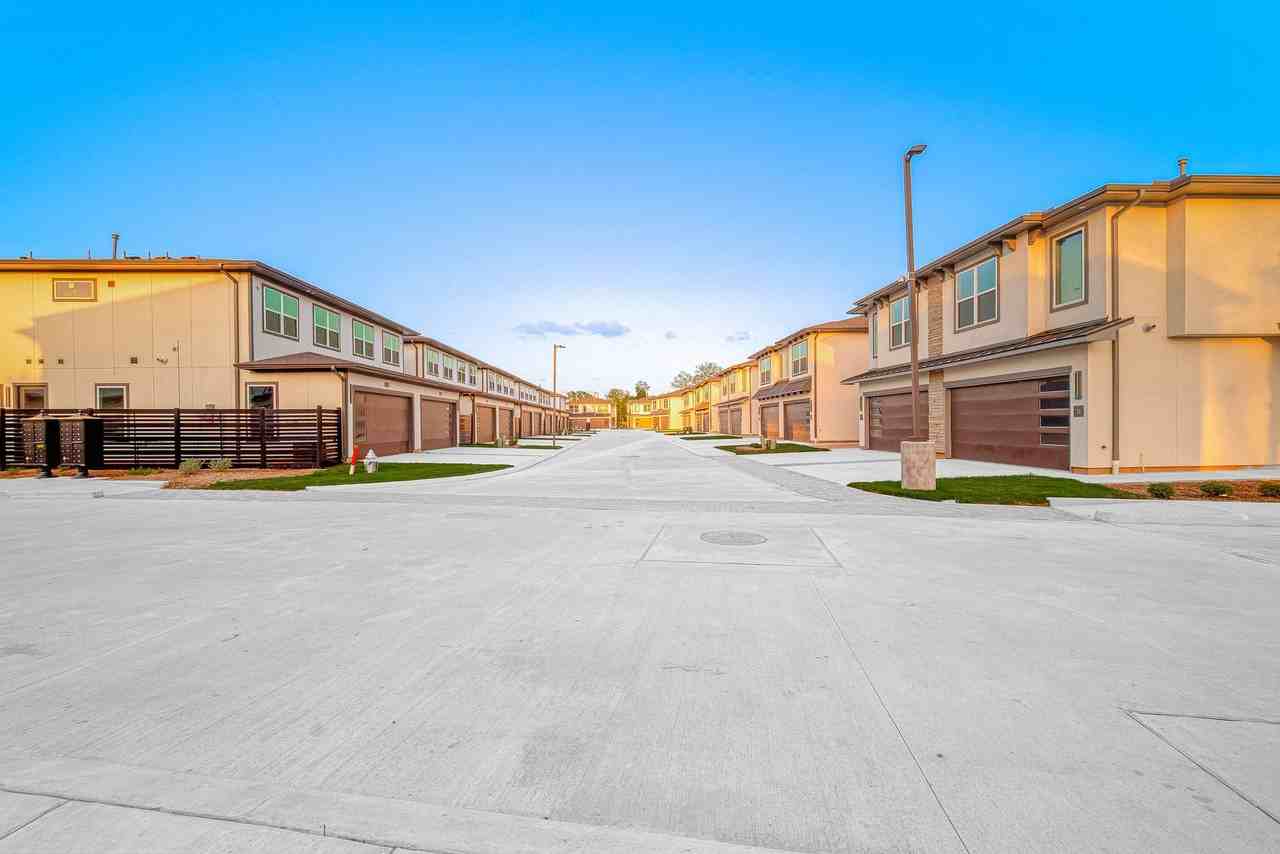 La Vista Richmond Town Homes - Photo 6 of 50