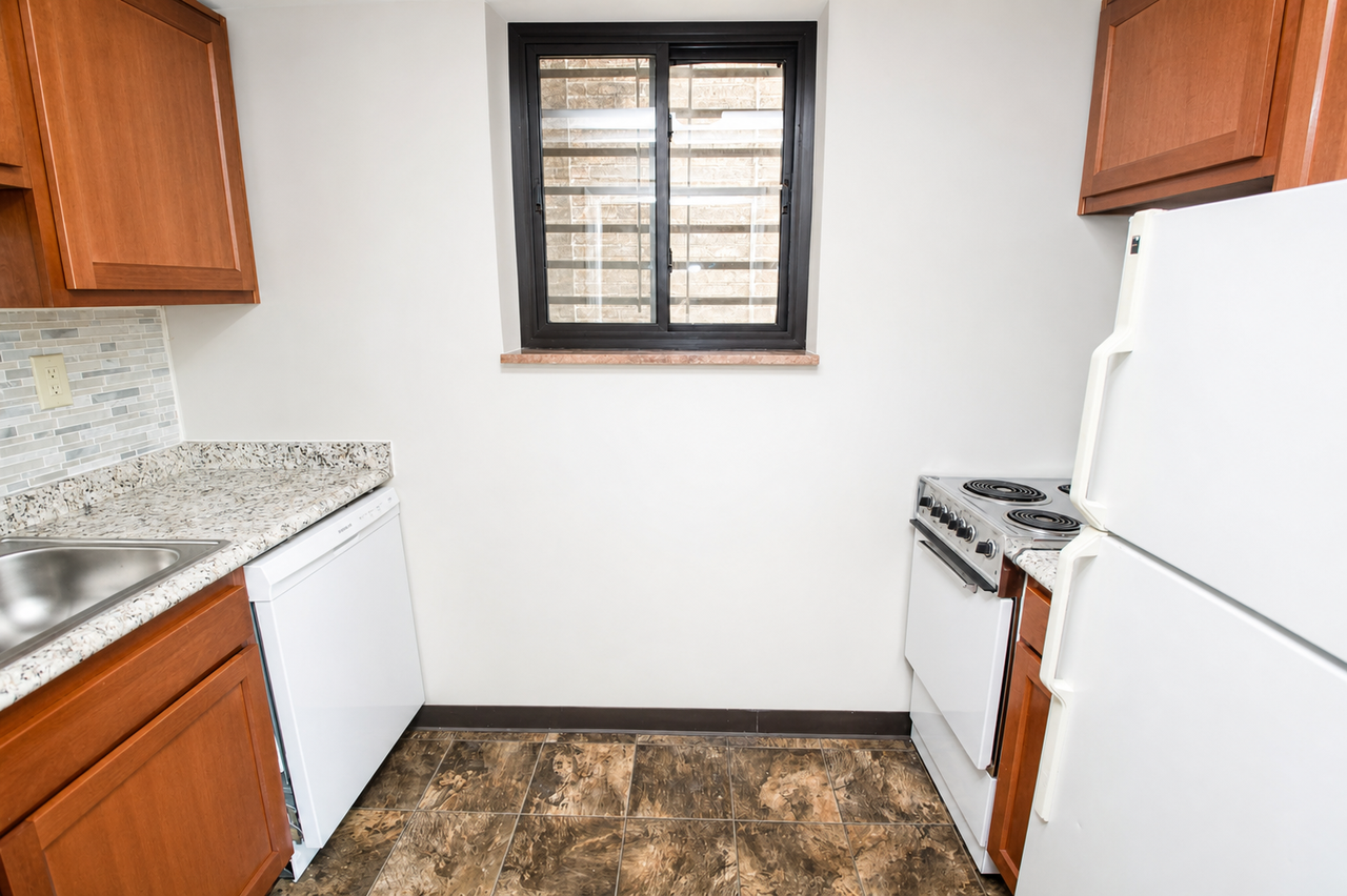 348 SOUTH HIGHLAND AVENUEAPT D #D - Photo 3 of 7