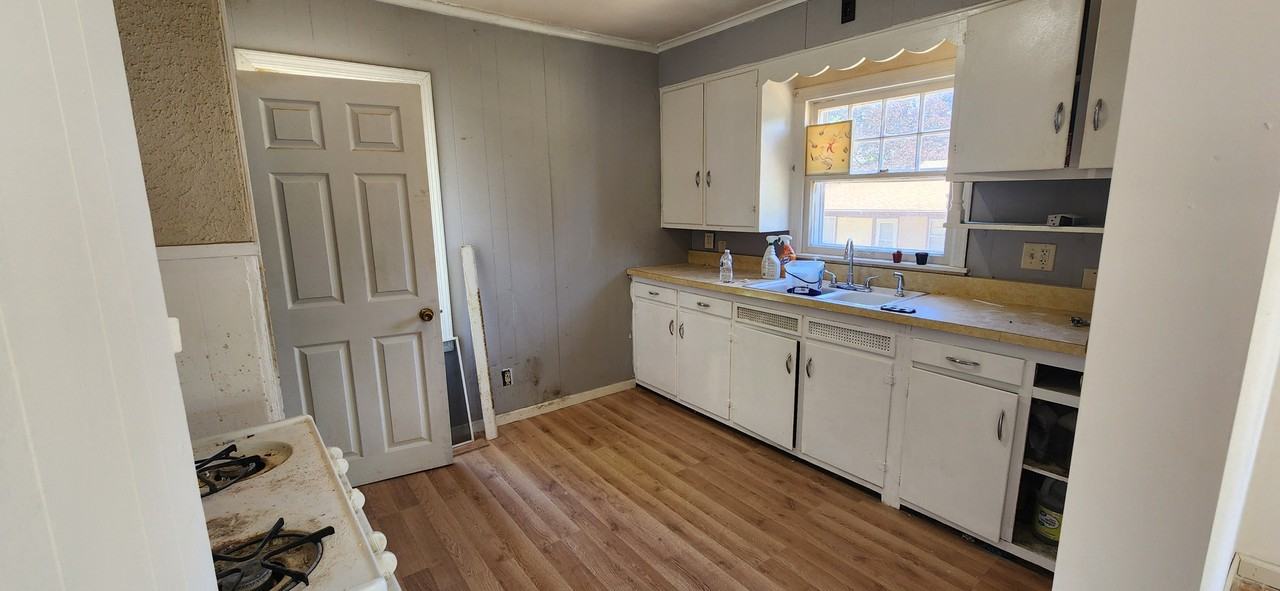 714 Albert Ave #1 - Photo 3 of 8
