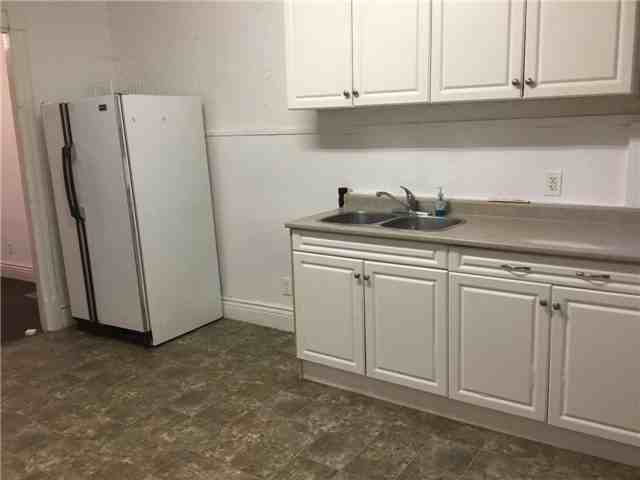 137 Stewart St #1 - Photo 4 of 11