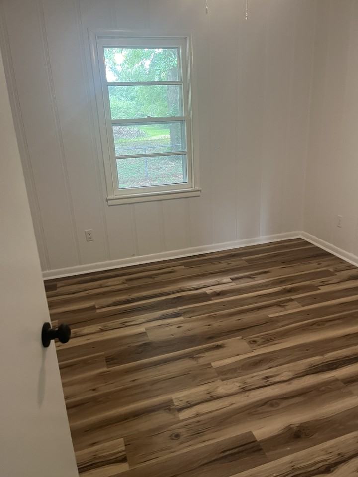 142 Hamaker St Sw #1 - Photo 3 of 11