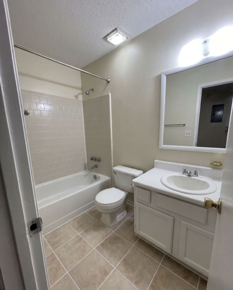 6338 W Fairfield Dr #6338B - Photo 4 of 6