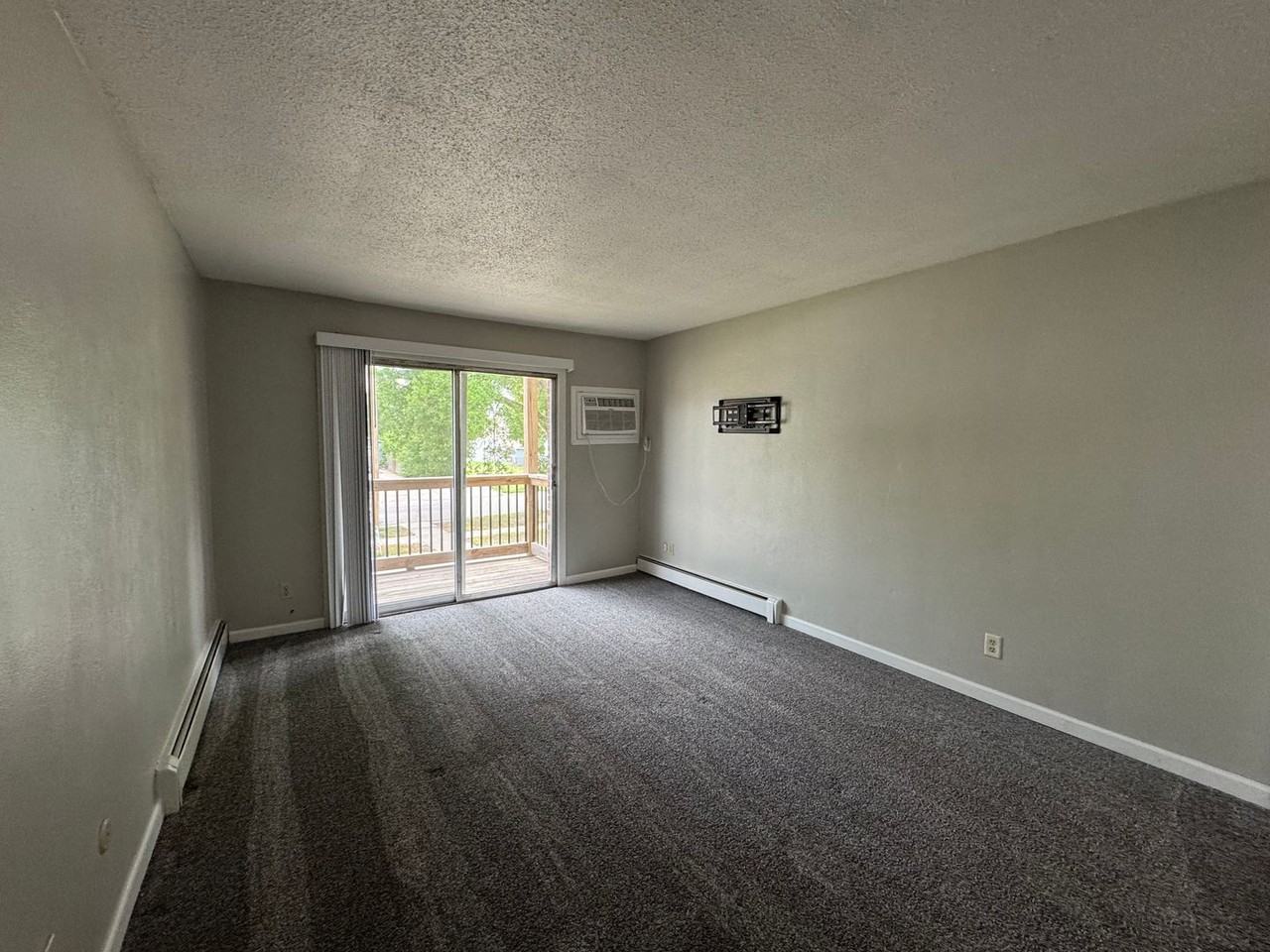 eld-SR (Sunrise Apartments) - Photo 2 of 18