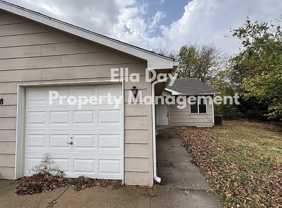 11438 E Lewis St #1 - Photo 1 of 1