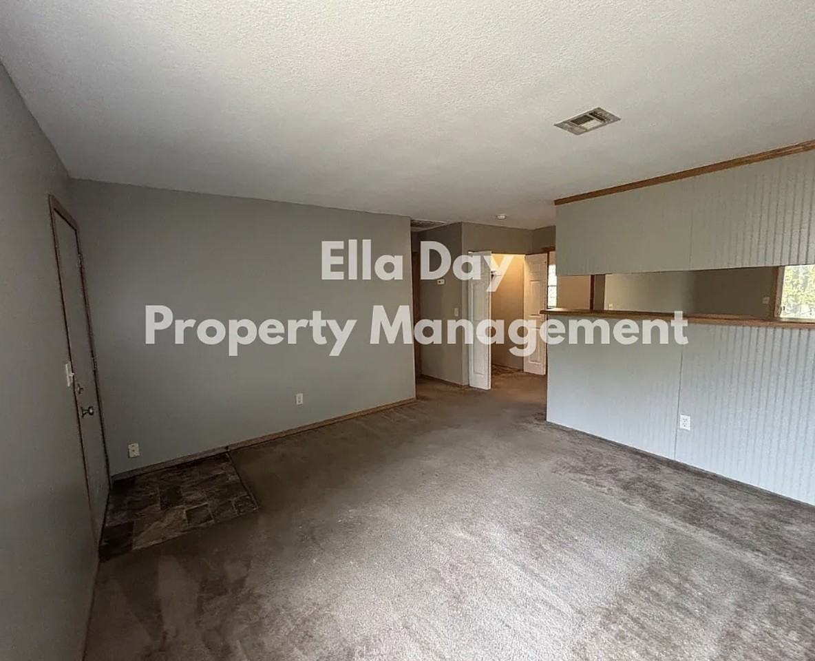 11438 E Lewis St #1 - Photo 5 of 10
