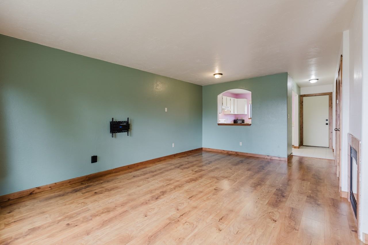 284 Talisman Dr #18 - Photo 4 of 33