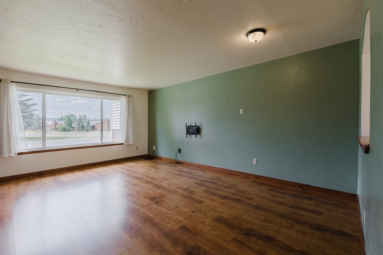 284 Talisman Dr #18 - Photo 6 of 33