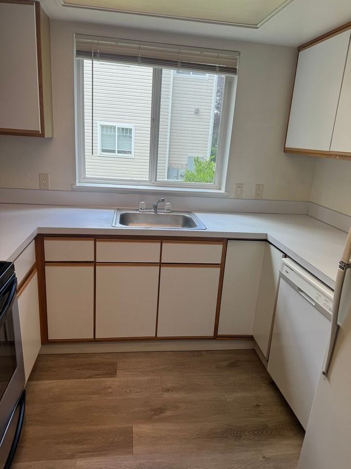1014 37th Street - Photo 4 of 12