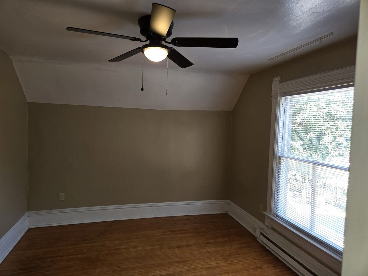 502 Pearl St #2 - Photo 5 of 29