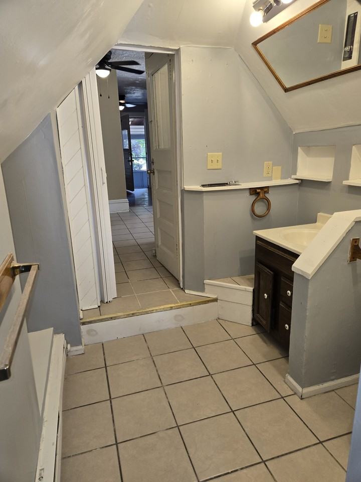 502 Pearl St #2 - Photo 6 of 29