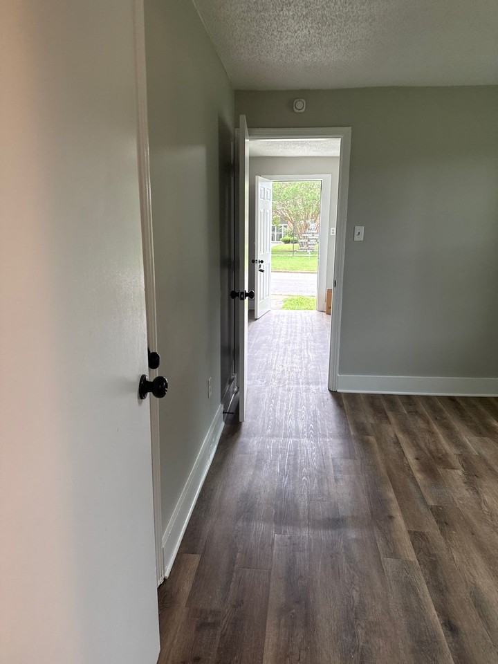 612 E Jefferson St #1 - Photo 2 of 5