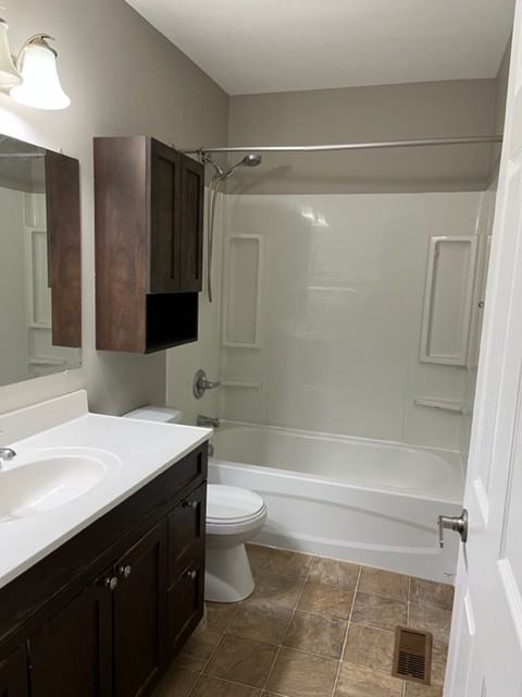 1740 Alexandra Ave #1 - Photo 7 of 10