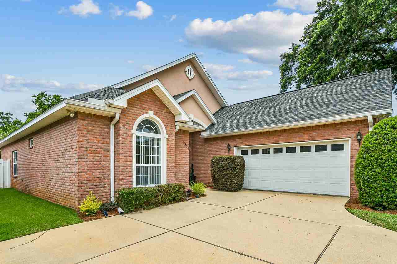 5930 Hermitage Dr - Photo 3 of 37