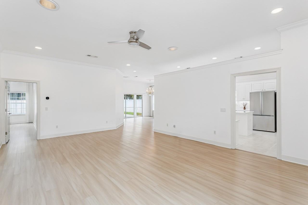 5930 Hermitage Dr - Photo 5 of 37